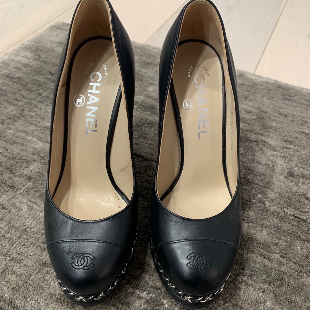 Chanel Pumps